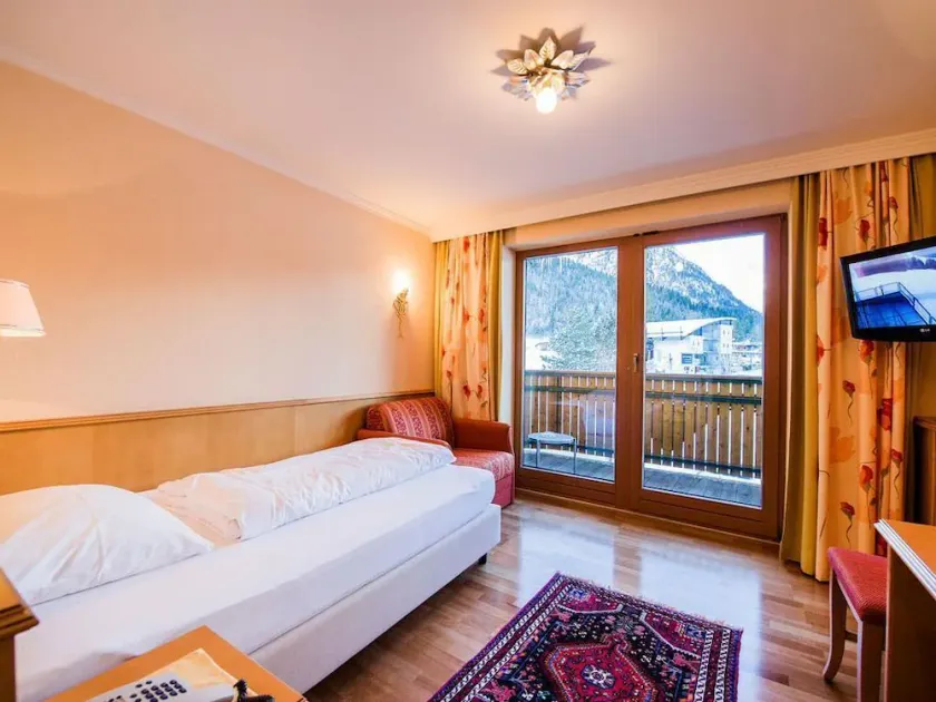 Single room 1-3 nights (half board) - Hotel Pfandler - Image 1