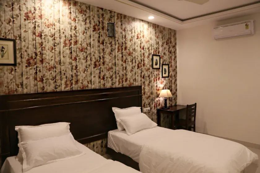White tulips home stay - Image 1