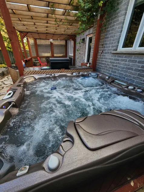 Luxury Villa Inground Heated Swimming Pool. and Hot Tub 🔥 - Image 1