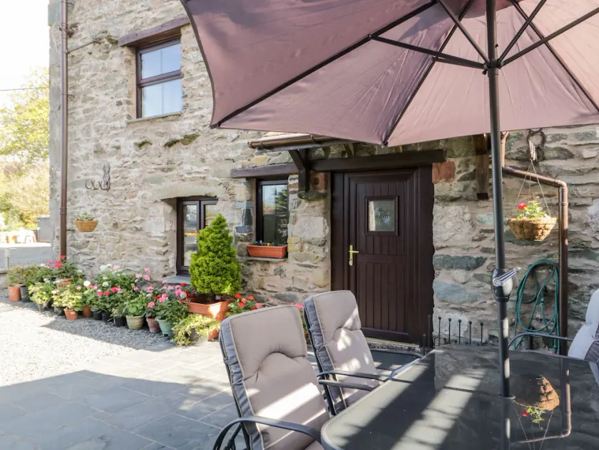 Raceside Cottage - Image 1