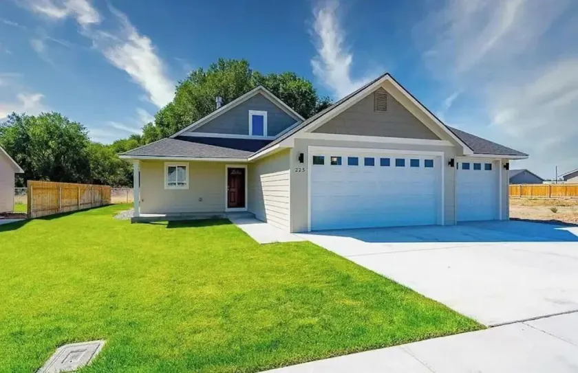 Elegant just 5 minutes from downtown. - Image 1