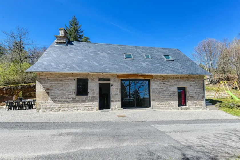 Gîte Theillac - Maison au calme avec beau jardin - Image 1