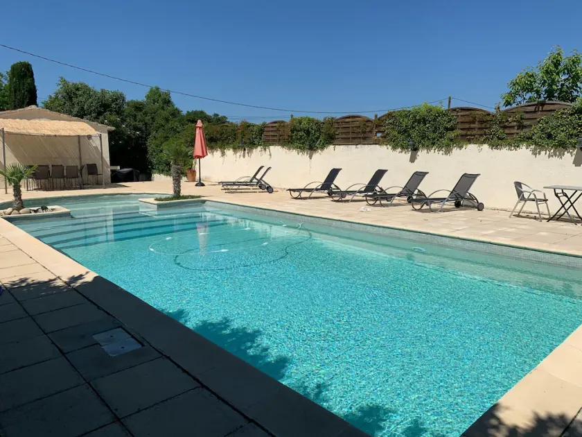 Typical Provencal farmhouse - Image 1