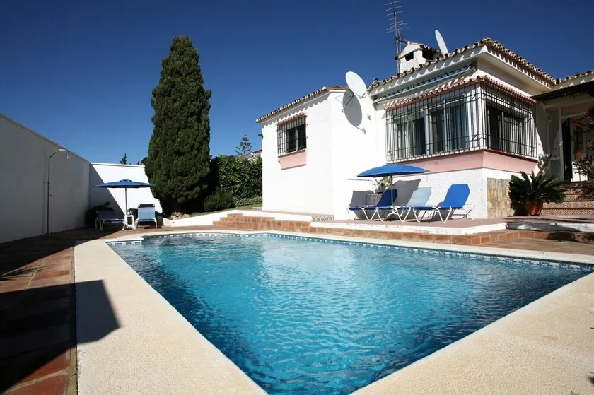 Semi-abgelegene 3 Bett, 2 Bad Familienvilla mit Pool & Gärten - Image 1