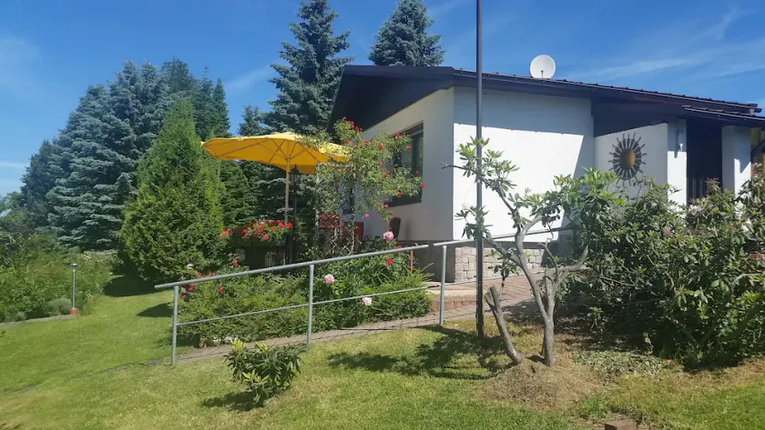 Sommerhus i en parklignende privat ejendom - Image 1