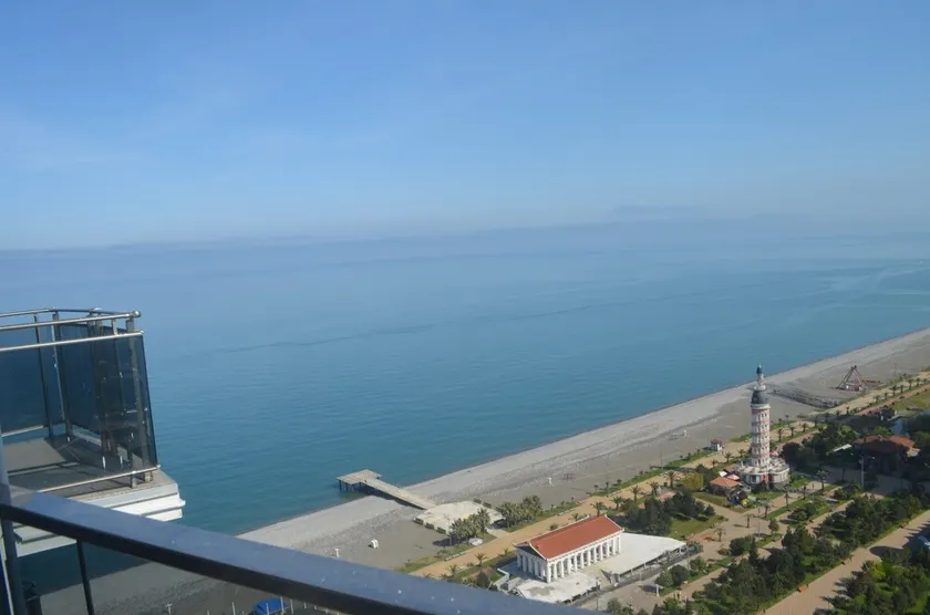 Sea to sky apartment with a great view - Image 1
