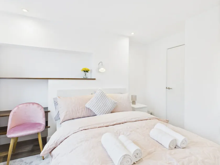 4Br4Ensuite-Garden-W&D-CloseToCityCentre - Image 1