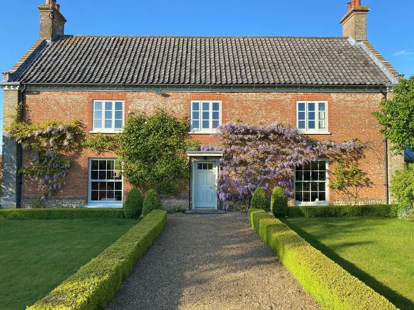 Luxury Norfolk Retreat on Small Estate. - Image 1