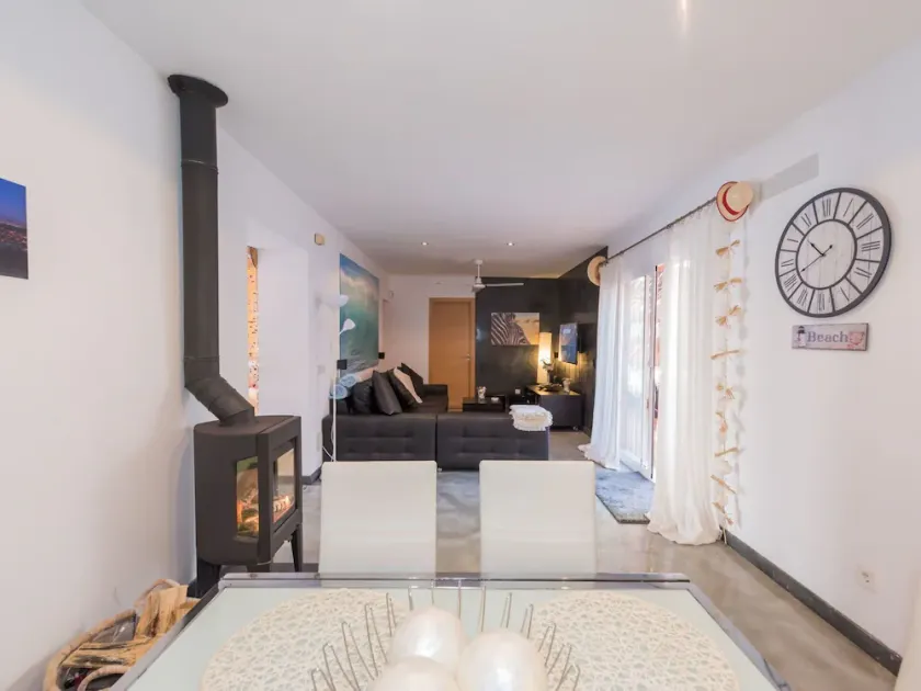 Magnifique maison de vacances privée pour 6 personnes avec climatisation, WIFI, TV et patio - Image 1