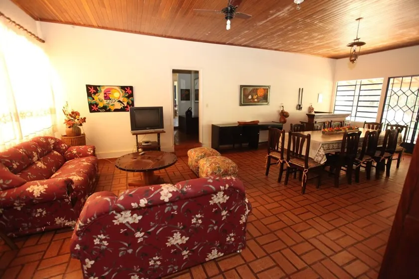 Ranch style colonial - Image 1