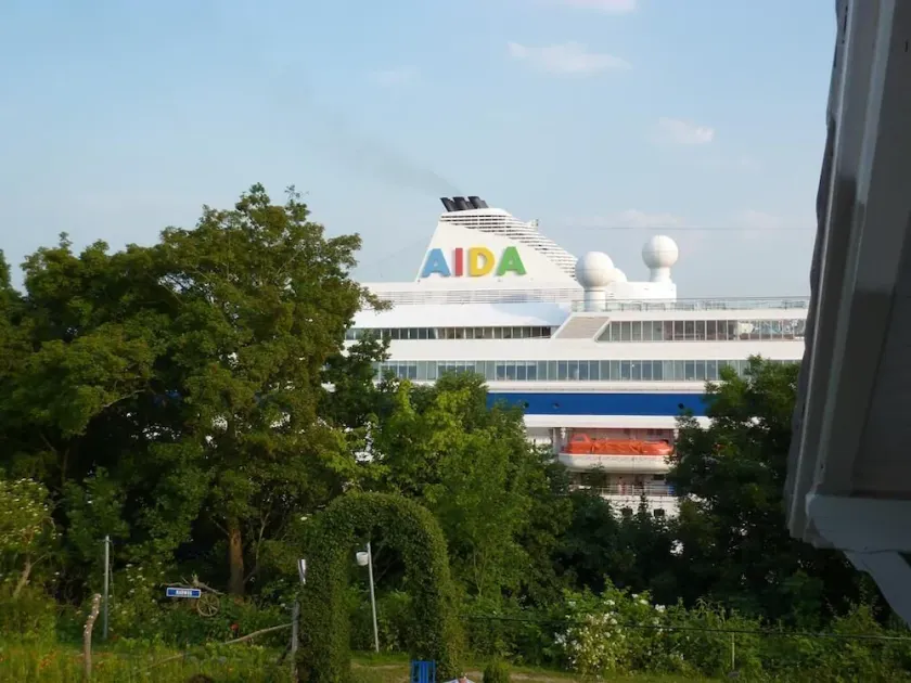 Histórico, hermosa casa de vacaciones, justo en el Canal de Kiel - Image 1