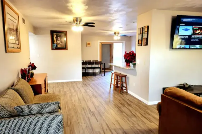 Charming Spacious 3br-2ba House - Image 1
