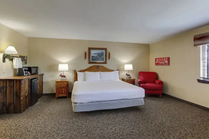 Columbia's Cozy Haven! Heated Pool, Whiskey Bar & Themed Rooms - Image 1