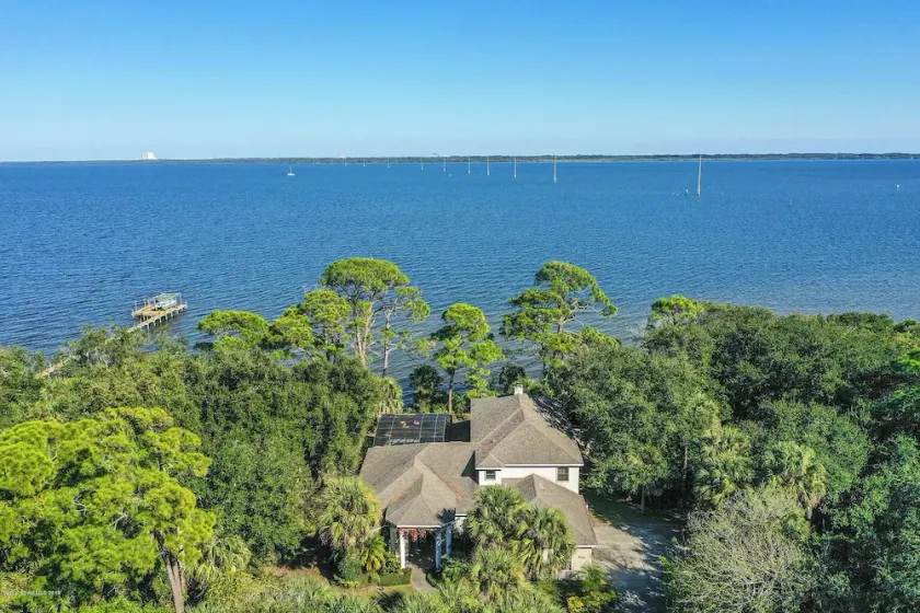 Florida Space Coast Waterfront Retreat - Image 1