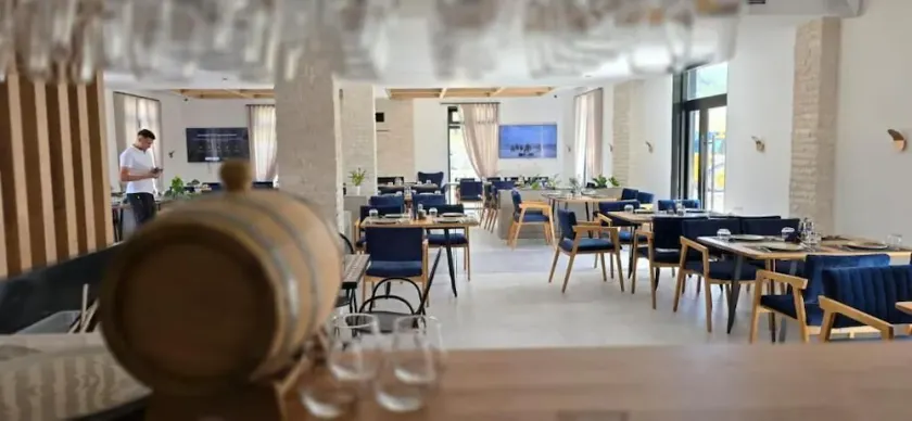 Lumi i Bardhe Hotel & Restaurant - Image 1