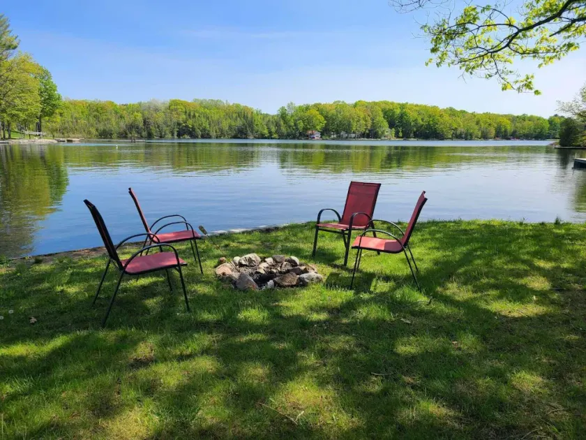 The Shearer - 3-Bedroom Waterfront Cottage - Image 1