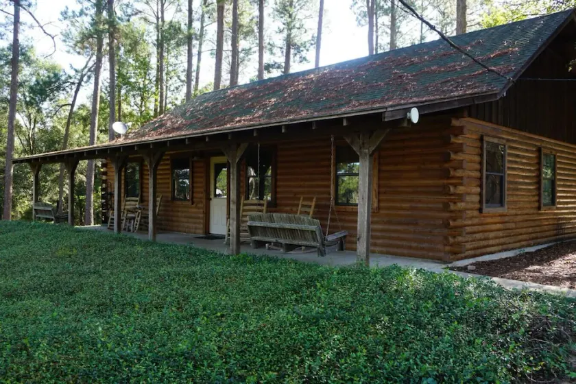 5 Bedroom Log Cabin at Tall Timbers Retreat - Image 1