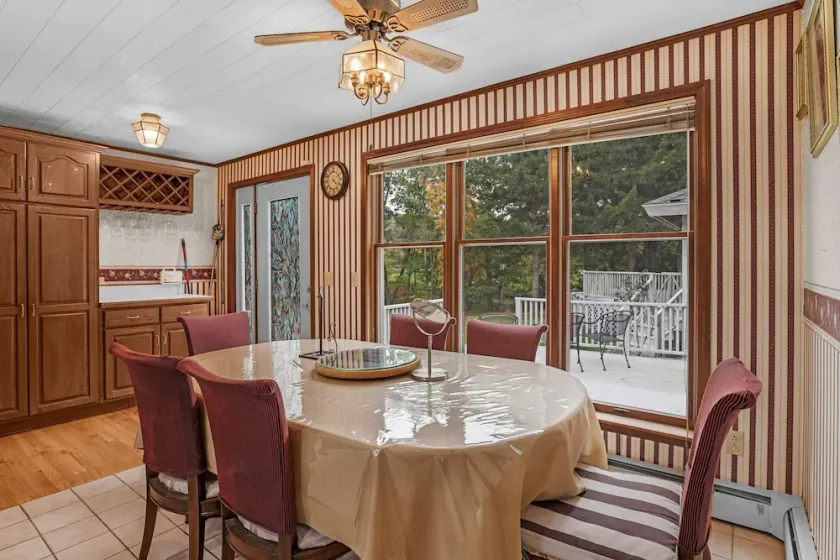 Sidney Lodging 3 Bedroom Home - Image 1