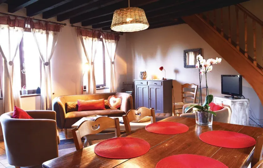 Gorgeous Home In Romery With Kitchen - Image 1