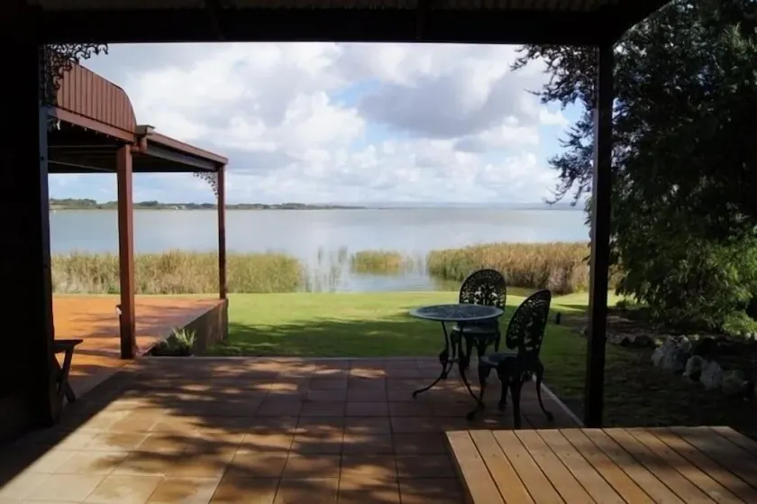 Sunset Cottage... Absolute Waterfront with Beautiful Sunset Views - Image 1