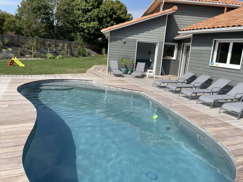 Maison avec piscine pour 8 adultes - 2 enfants - Image 1