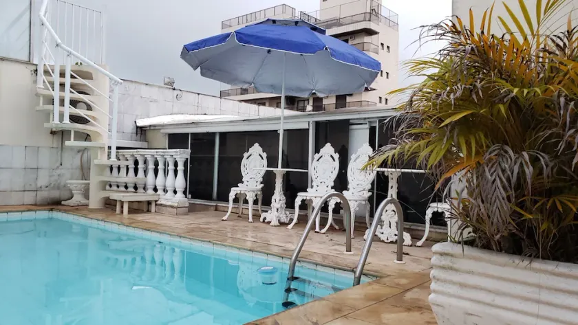 Penthouse with pool, 5 min walk from the beach (400 m / 4 blocks), maximum 12 people. - Image 1
