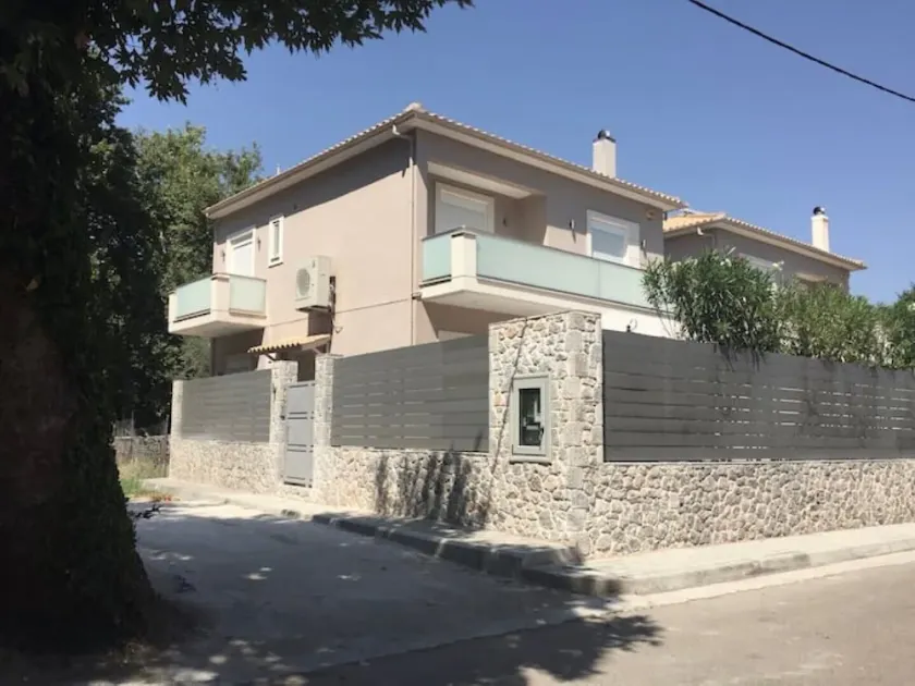 Villa Oleander Agios Nikolaos Loutra Edipsou - Image 1