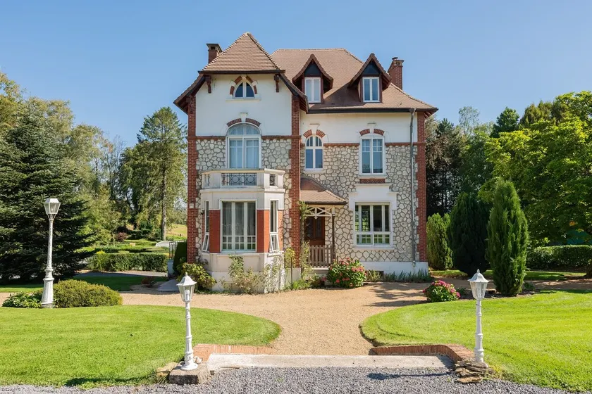 Elégante villa rénovée et confortable, avec piscine, spa et vue sur la campagne - Image 1