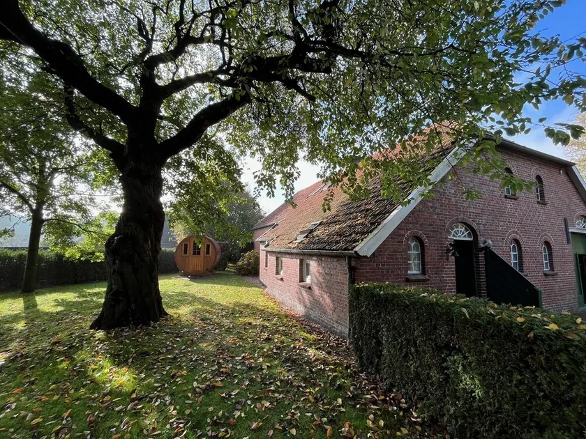 Ruhe und Charme - Stilvoll renoviertes Landhaus mit großem Garten und Sauna - Image 1
