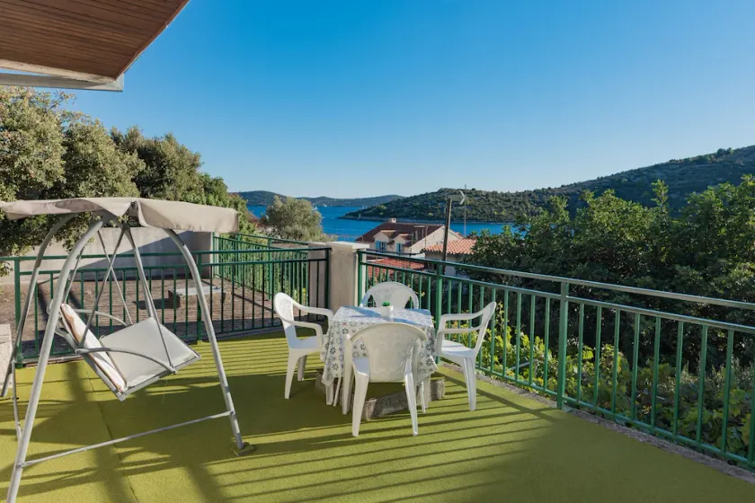 Casa de vacaciones junto al mar Vinisce (Trogir) (K-20520) - Image 1