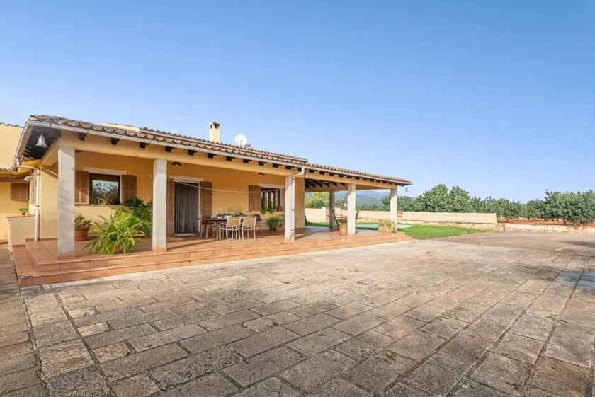 Rural retreat near beaches in Can Ferradura, Binissalem - Image 1