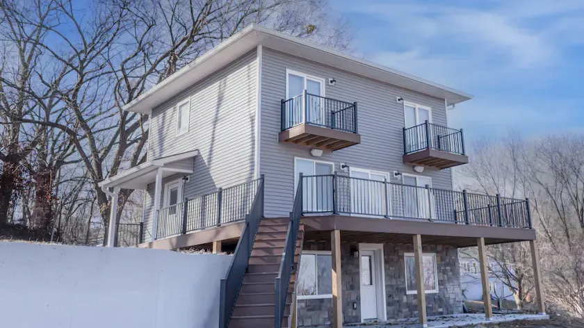 Quaint house on the bluffs overlooking the  scenic Missouri River. - Image 1