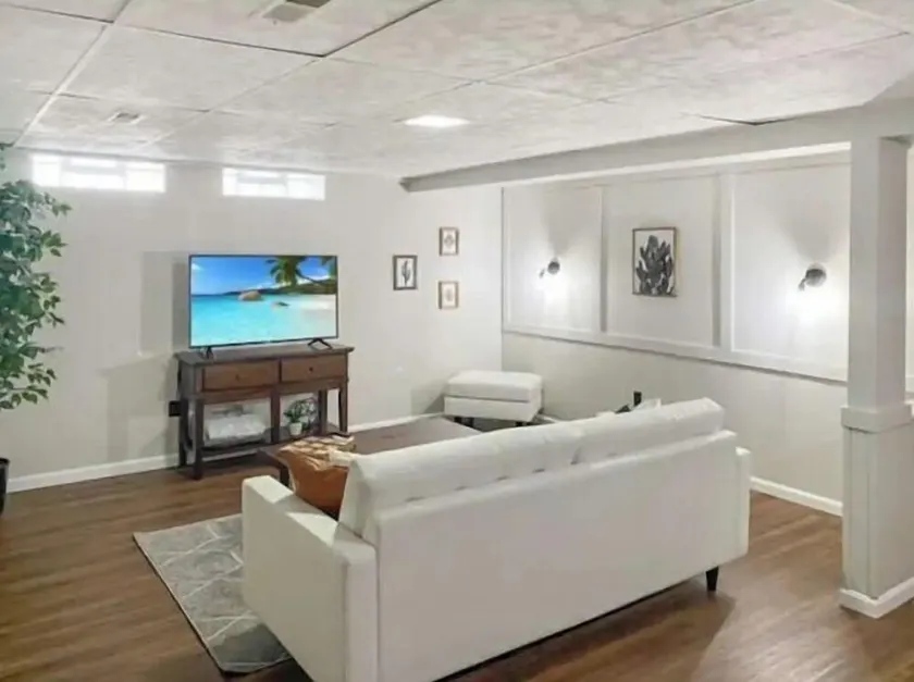 Newly Renovated Private Cozy & Conveniently Located  - Image 1