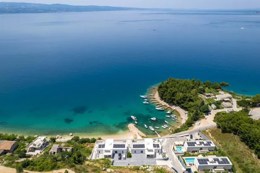 Villa Loma, Villa de luxe de 5 chambres près de la mer, piscine privée chauffée, Omiš Brzet - Image 1