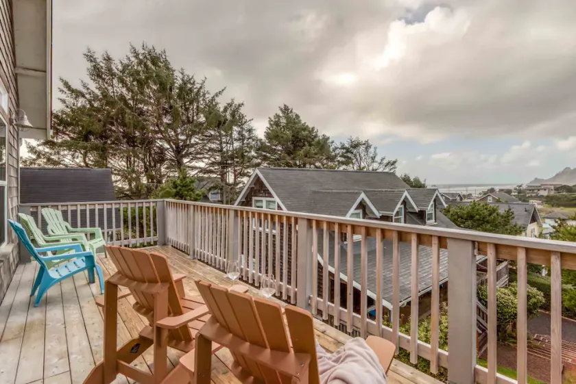 Roads End Home with King Suite, Game Room, and Fantastic Upper-Level Great Room! - Image 1