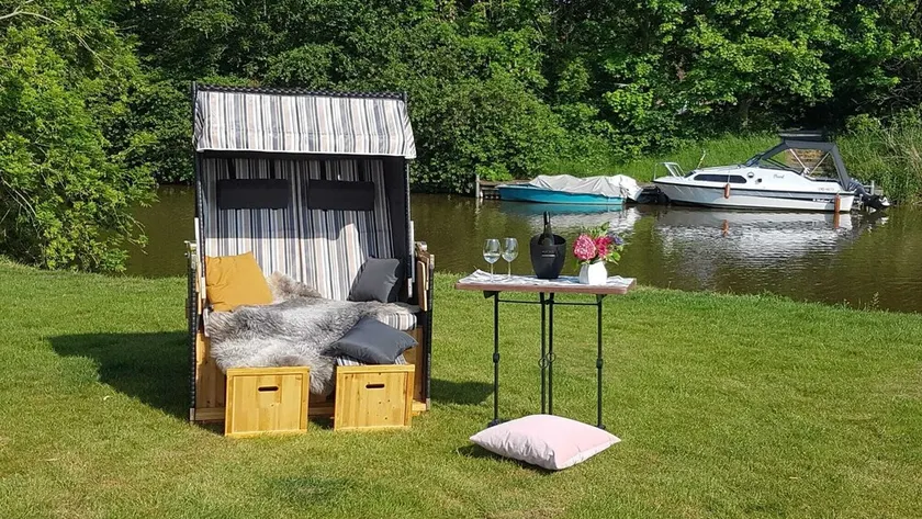Familienfreundliche Erdgeschosswohnung mit Großzügigem Garten und Wasserzugang - Image 1