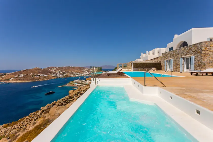 All White Washed LuxuryVilla,Perfect Location,Deluxe Extra Space,Impressive View - Image 1