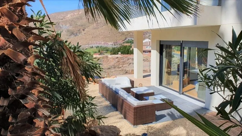 Villa André con Piscina, Barbacoa, Wifi & Satélite - Image 1