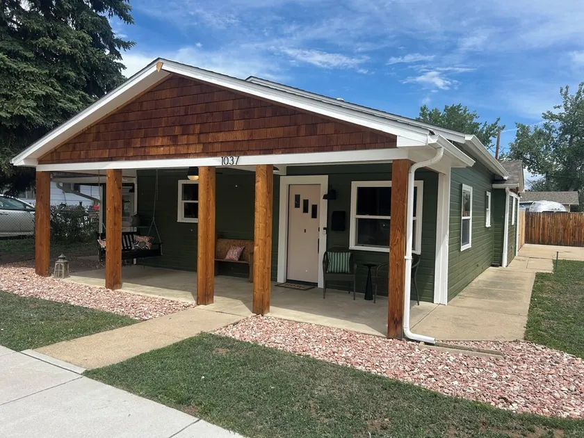 Charming cottage located in historic downtown Louisville.   - Image 1