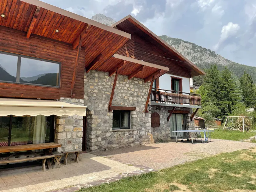 Mountain chalet in the heart of Mercantour at the foot of La Colmiane station - Image 1