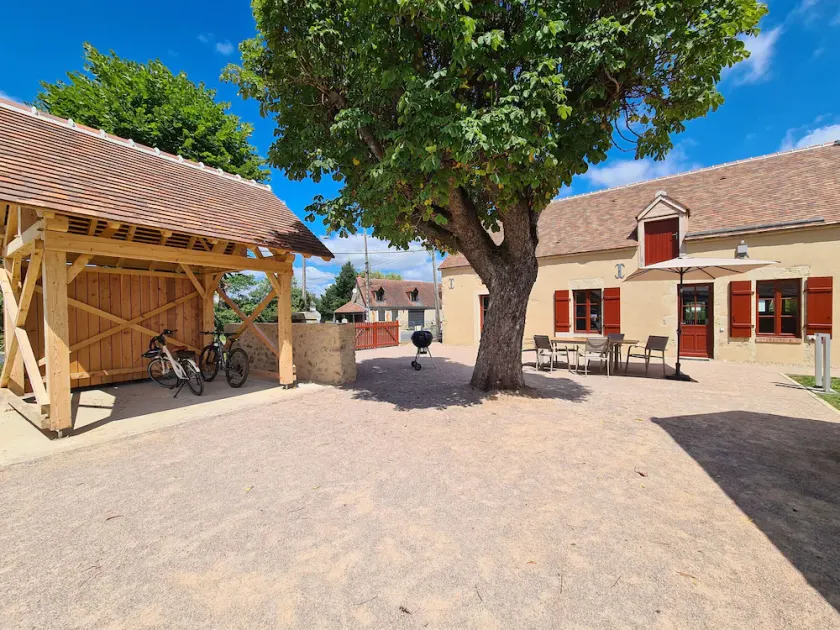 \"Charming Renovated Longhouse: 4★ Gîte, Close to Golf, Trails & Historic Sites\" - Image 1