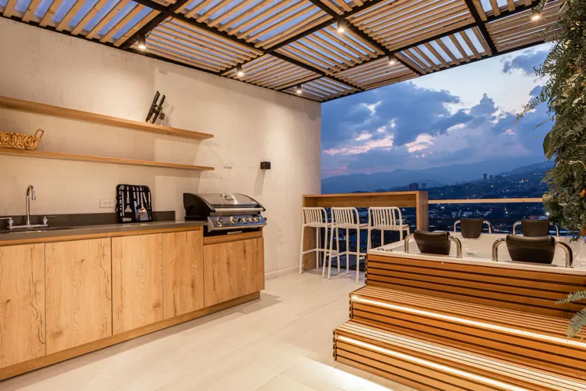 Luxe Retreat Private Jacuzzi, A House Best view and price of North Medellin - Image 1