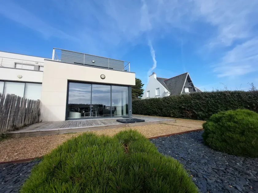 Fantastische neue Architektenvilla mit Blick auf den Strand von Teven - Image 1