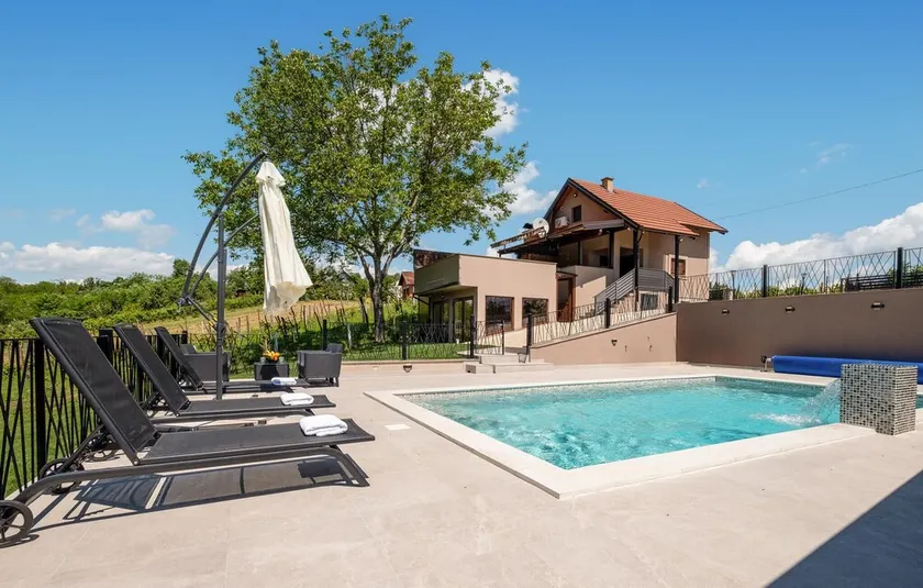 2 Bedroom Cozy Home In Kobasicari - Image 1
