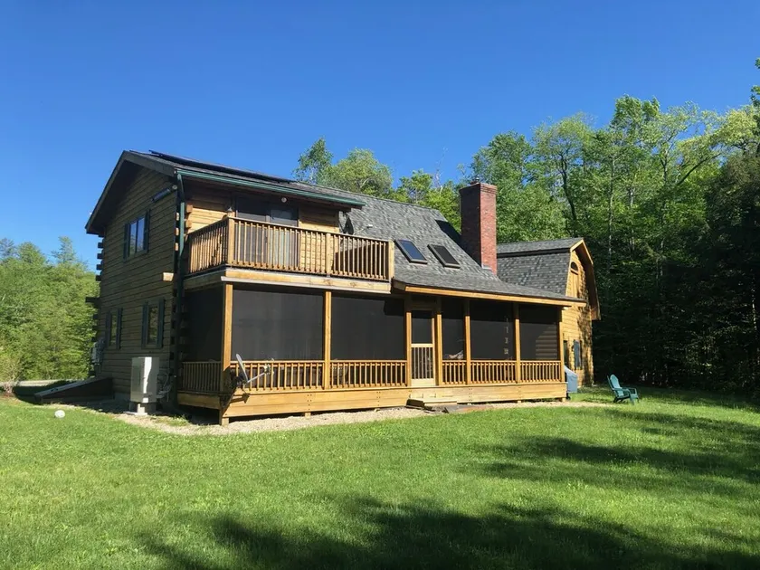 Beautiful four season lakeside log home close to all Berkshires attractions. - Image 1