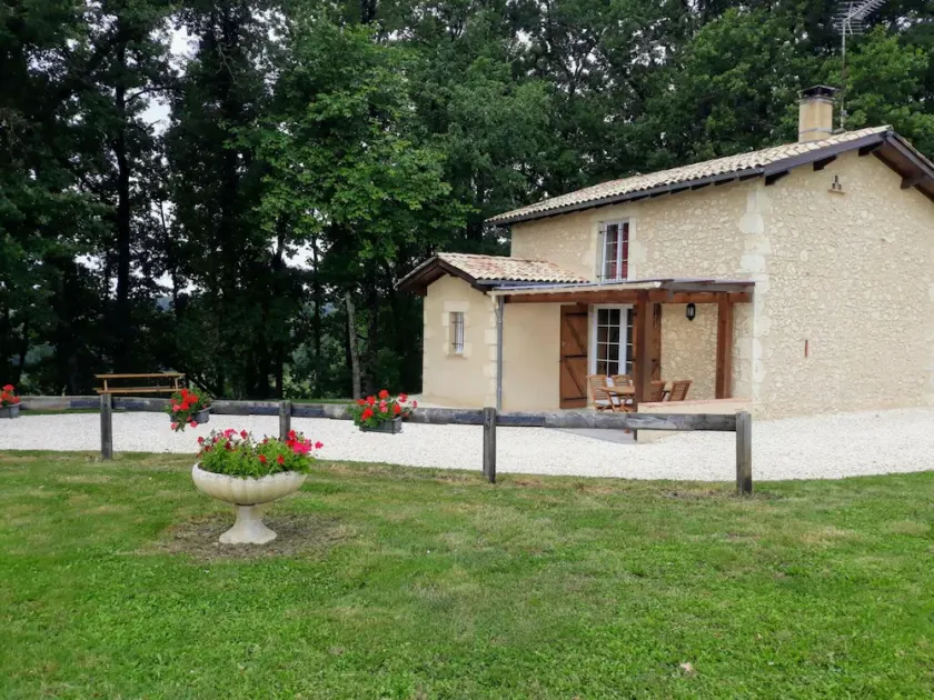 Charming house in the forest near Eymet, pets allowed - Image 1