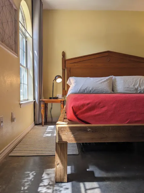Modern Eco-Friendly Townhouse; Walk to Park & Recreation King Bed - Image 1