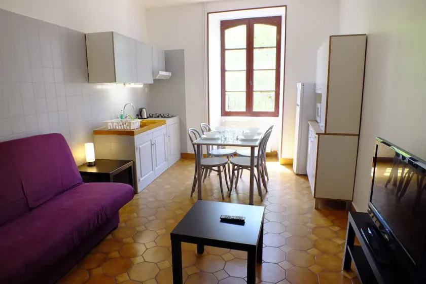 Studio in the heart of the village - Image 1