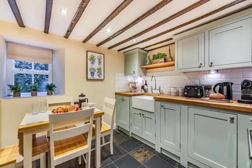 Dog friendly holiday cottage in the Cotswolds with a tranquil garden - Blenheim Cottage - Image 1