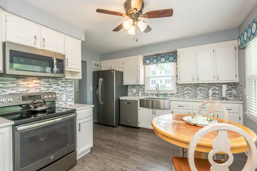 Central Tosa home near downtown, state fair, froedtert - Image 1